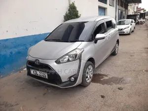 Toyota Sienta 2016 Silver