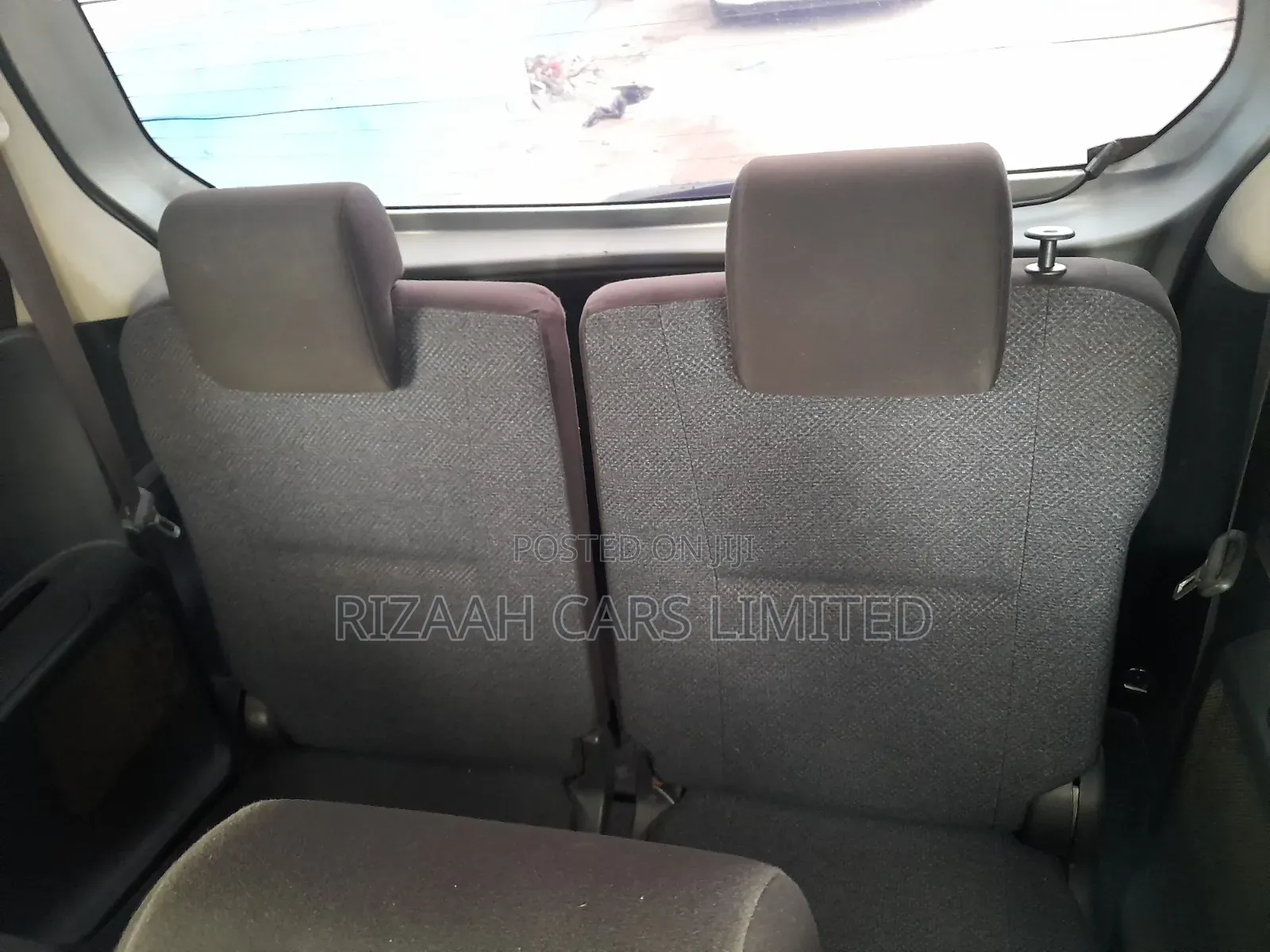 Toyota Sienta 2016 Silver