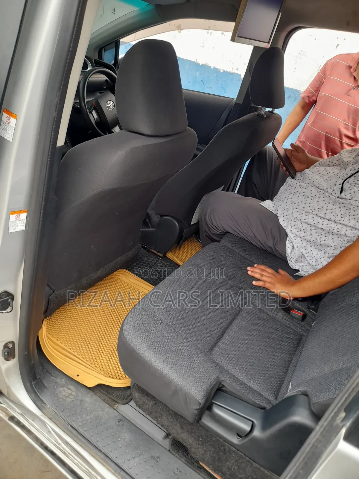 Toyota Sienta 2016 Silver