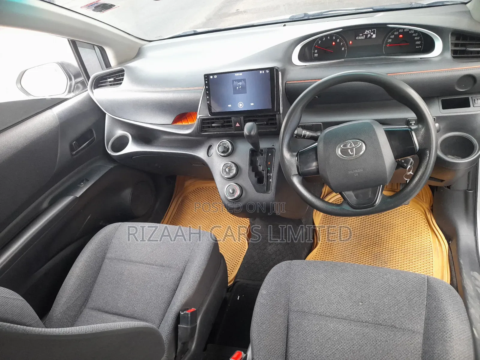 Toyota Sienta 2016 Silver