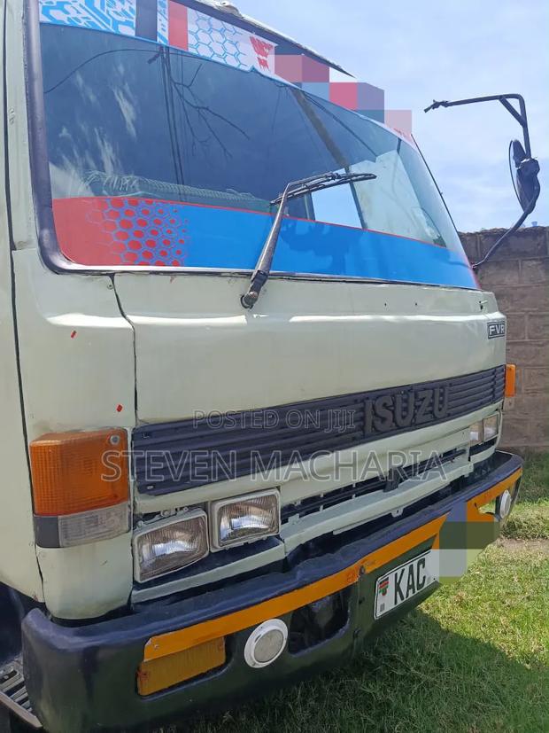 Isuzu FVR Tipper - thumbnail 2