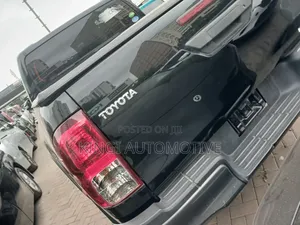 Toyota Hilux 2020 Black