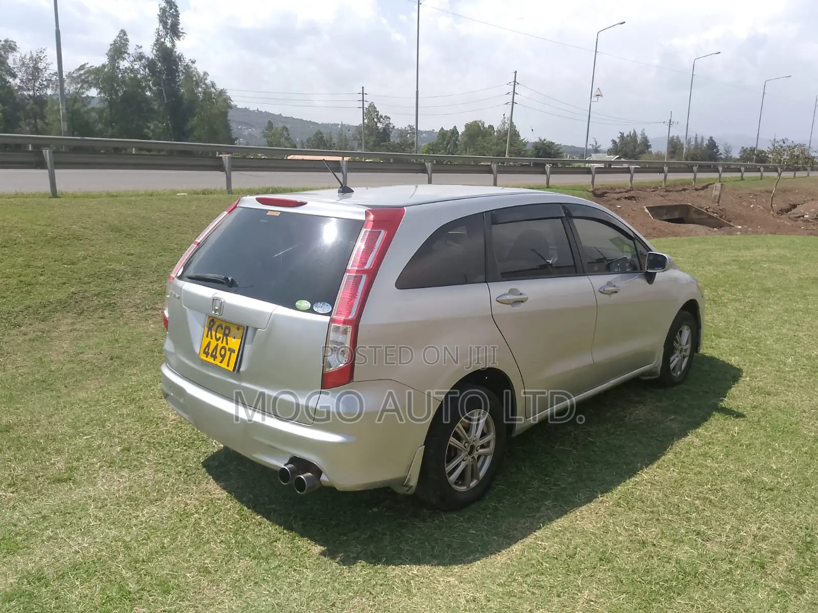 Honda Stream 2011 Silver