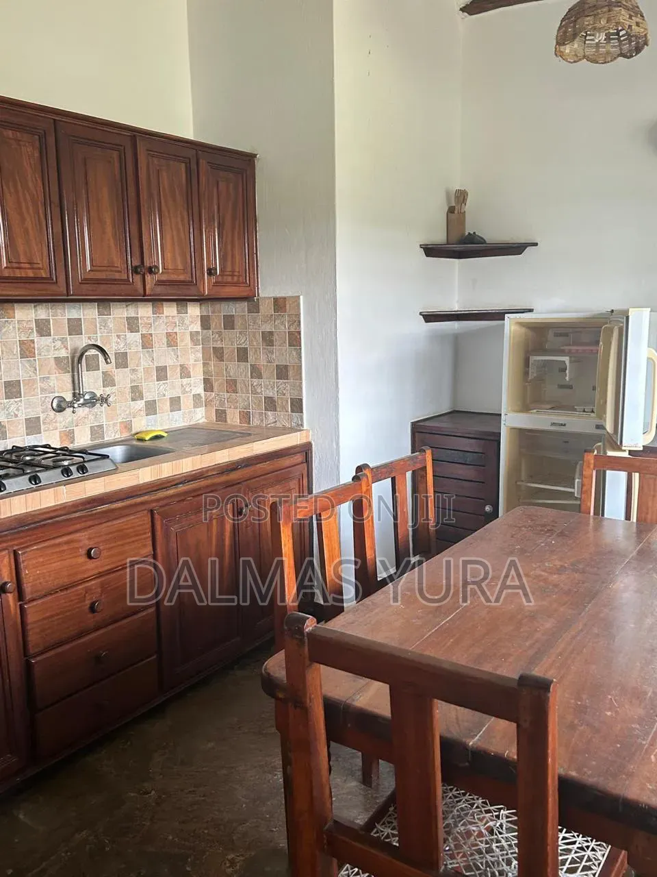 Furnished 4bdrm Villa in Town Centre for sale