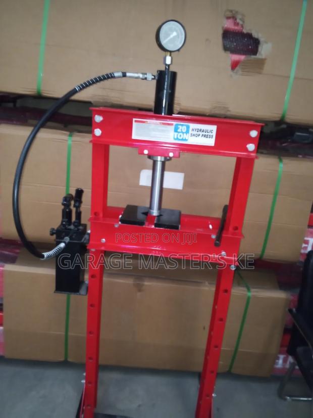 20 Tonnes Hydraulic Pressing Machine - thumbnail 2