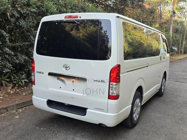 Toyota HiAce 2019 White - thumbnail 2