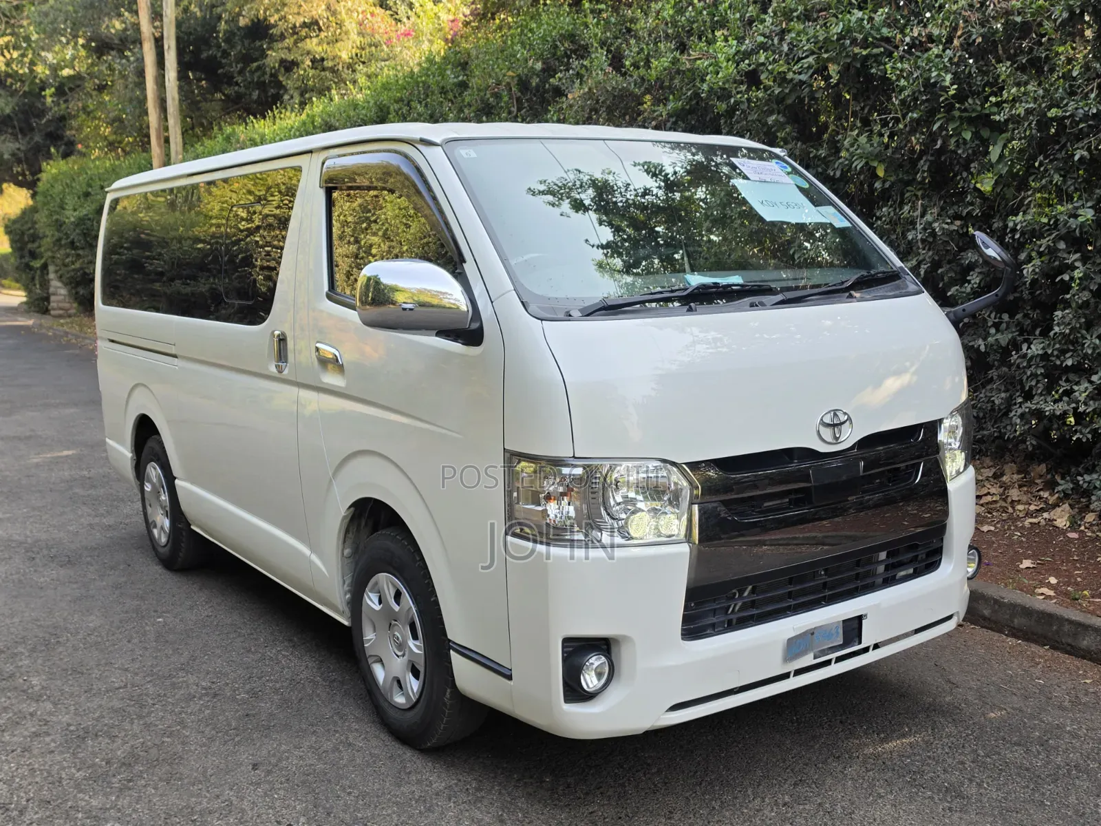 Toyota HiAce 2019 White