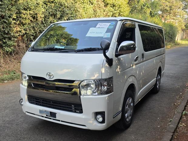 Toyota HiAce 2019 White - thumbnail 8