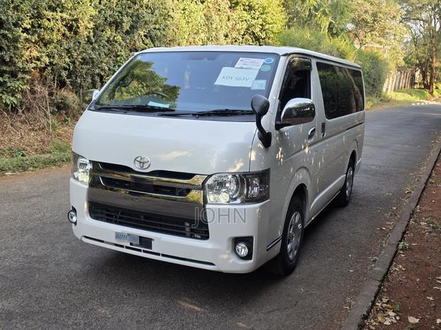 Toyota HiAce 2019 White - thumbnail 9