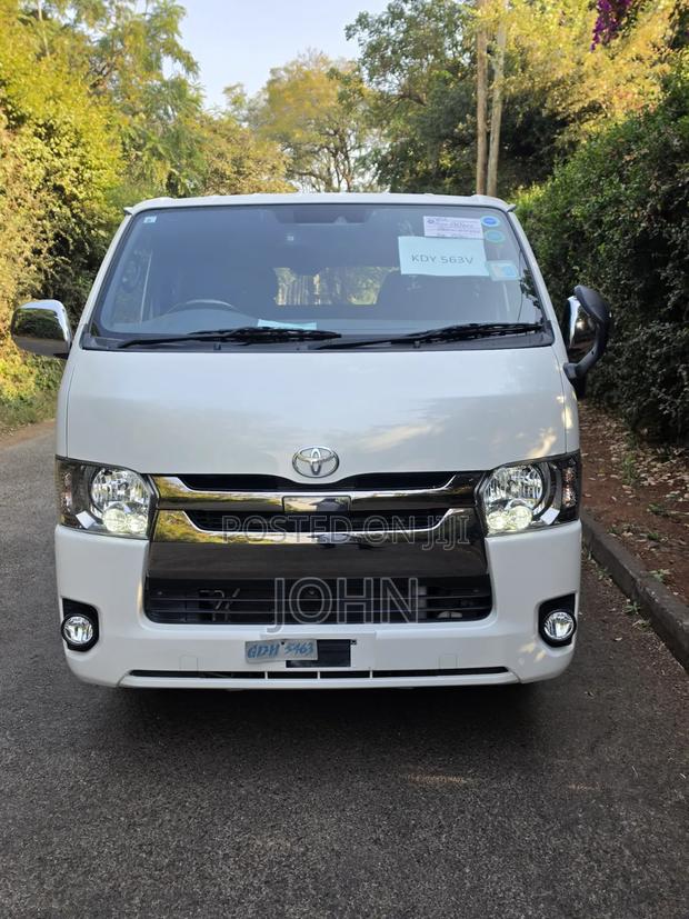 Toyota HiAce 2019 White - thumbnail 10