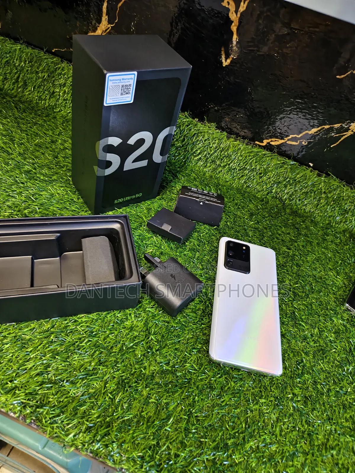 New Samsung Galaxy S20 Ultra 5G 256 GB Gray