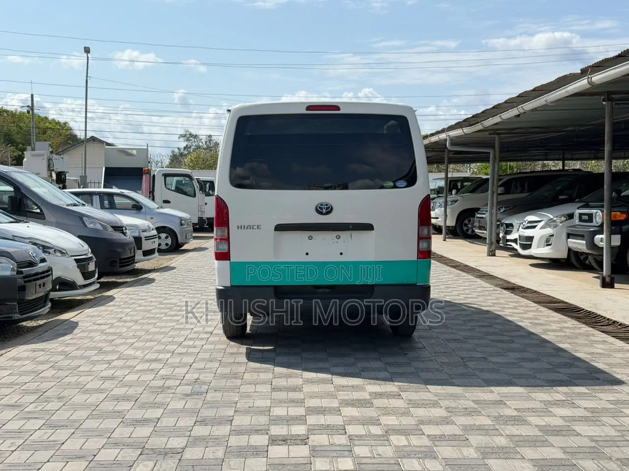 Toyota HiAce 2018 White