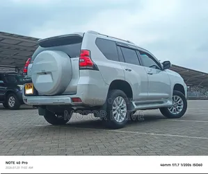 Toyota Land Cruiser Prado 2017 Silver