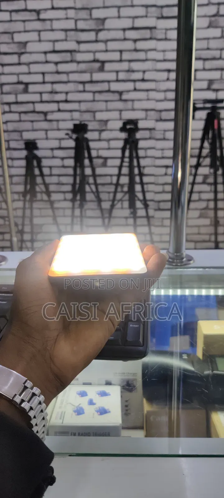 Caisi Rechargeable Selfie LED Clip Light – Adjustable Color Temp