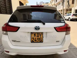 Toyota Corolla Fielder 2018 White