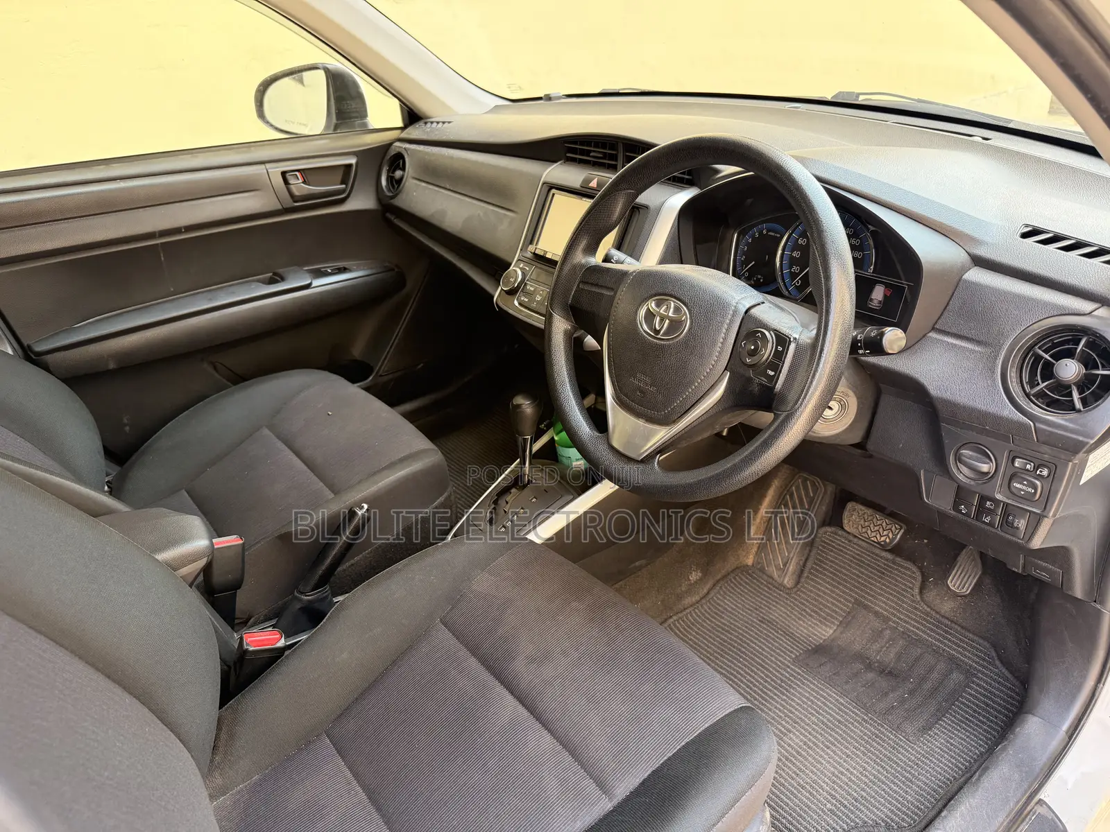 Toyota Corolla Fielder 2018 White