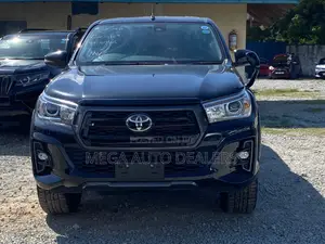 Toyota Hilux 2.4 Diesel 2020 Black