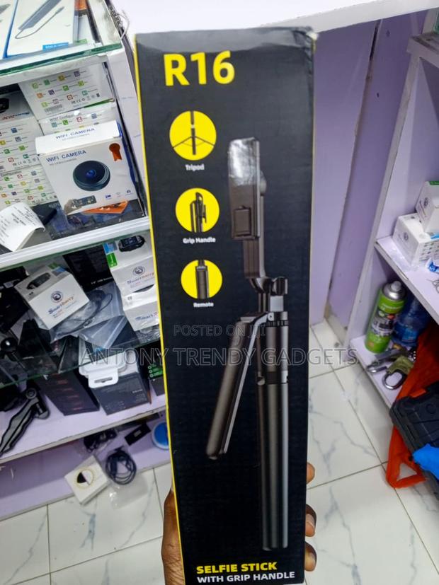 R16 Portable Phone Tripod With Wireless Remote Shutter - thumbnail 3