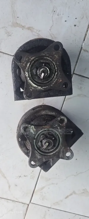 Mitsubishi Fh 215 Centre Rubber