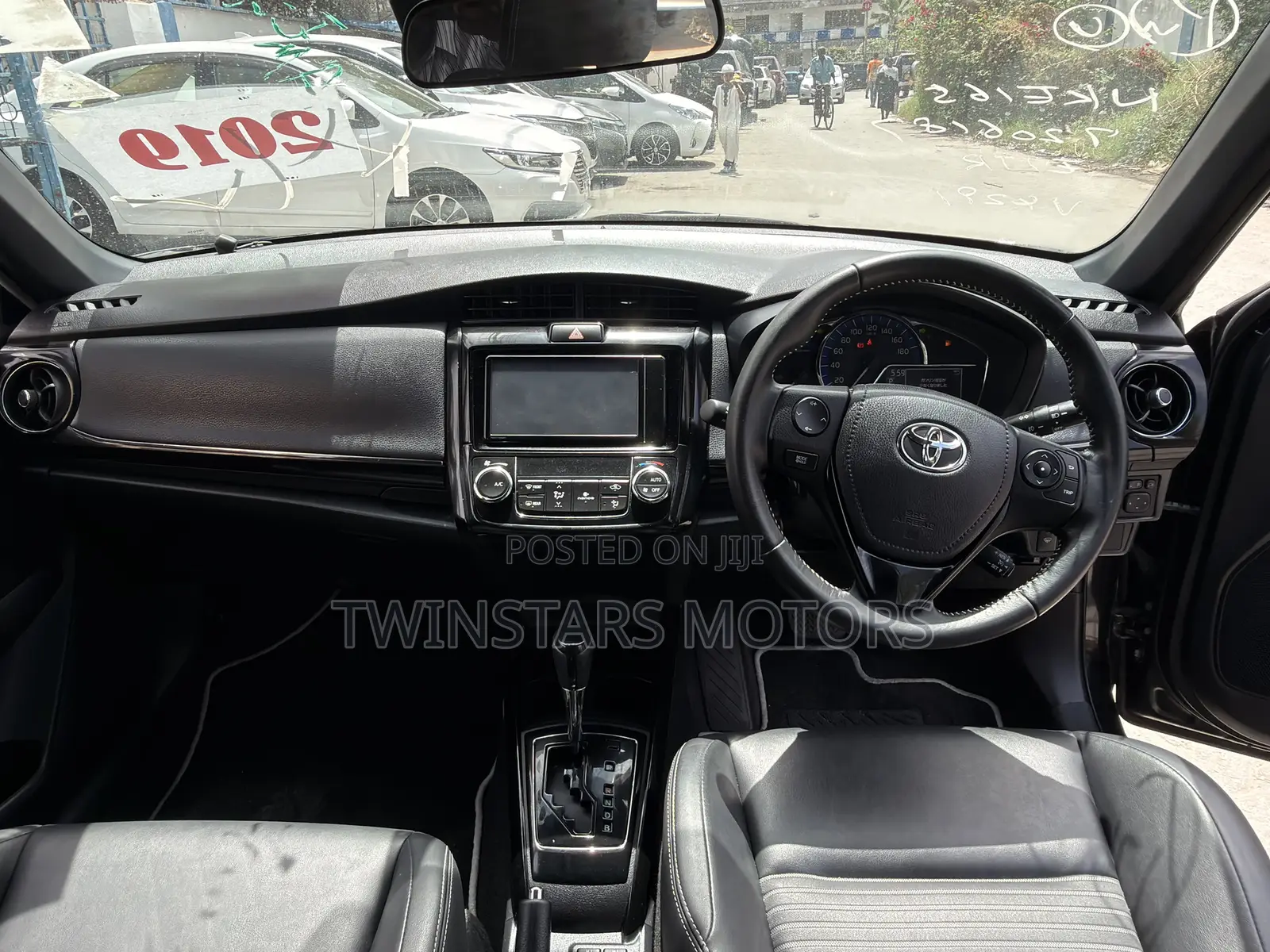 Toyota Corolla Fielder 1.5 Hybrid FWD 2019 Black