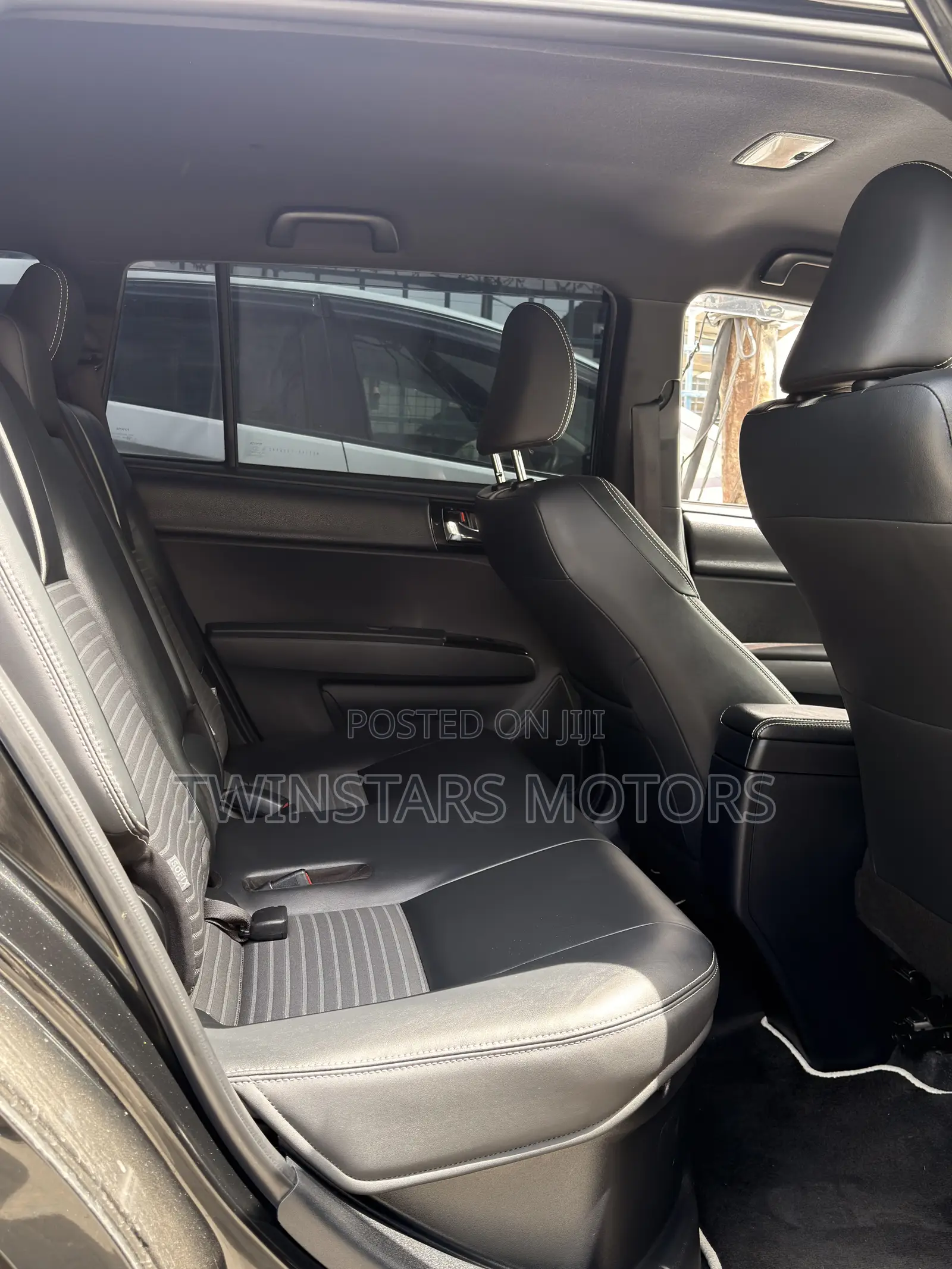 Toyota Corolla Fielder 1.5 Hybrid FWD 2019 Black
