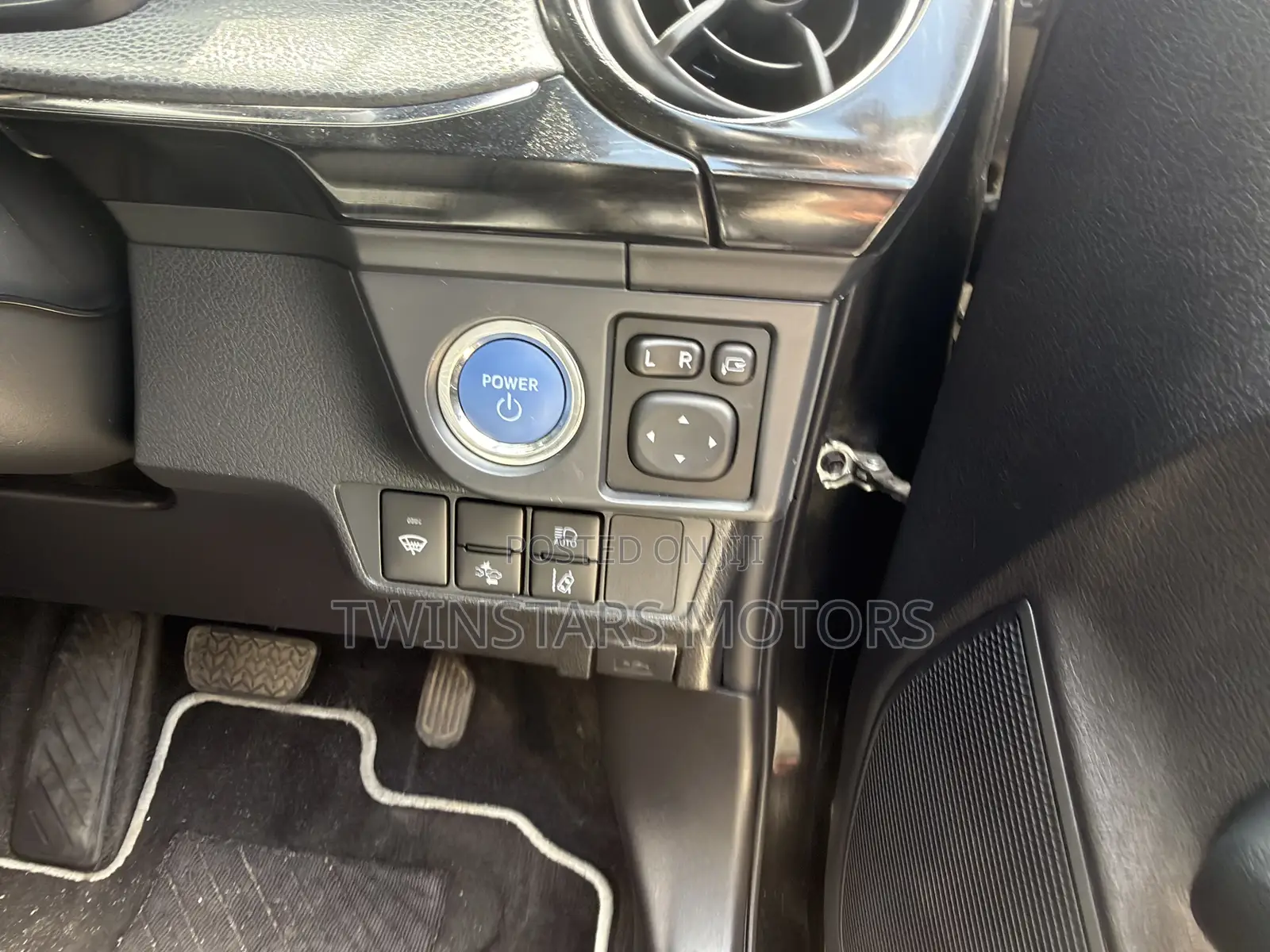 Toyota Corolla Fielder 1.5 Hybrid FWD 2019 Black