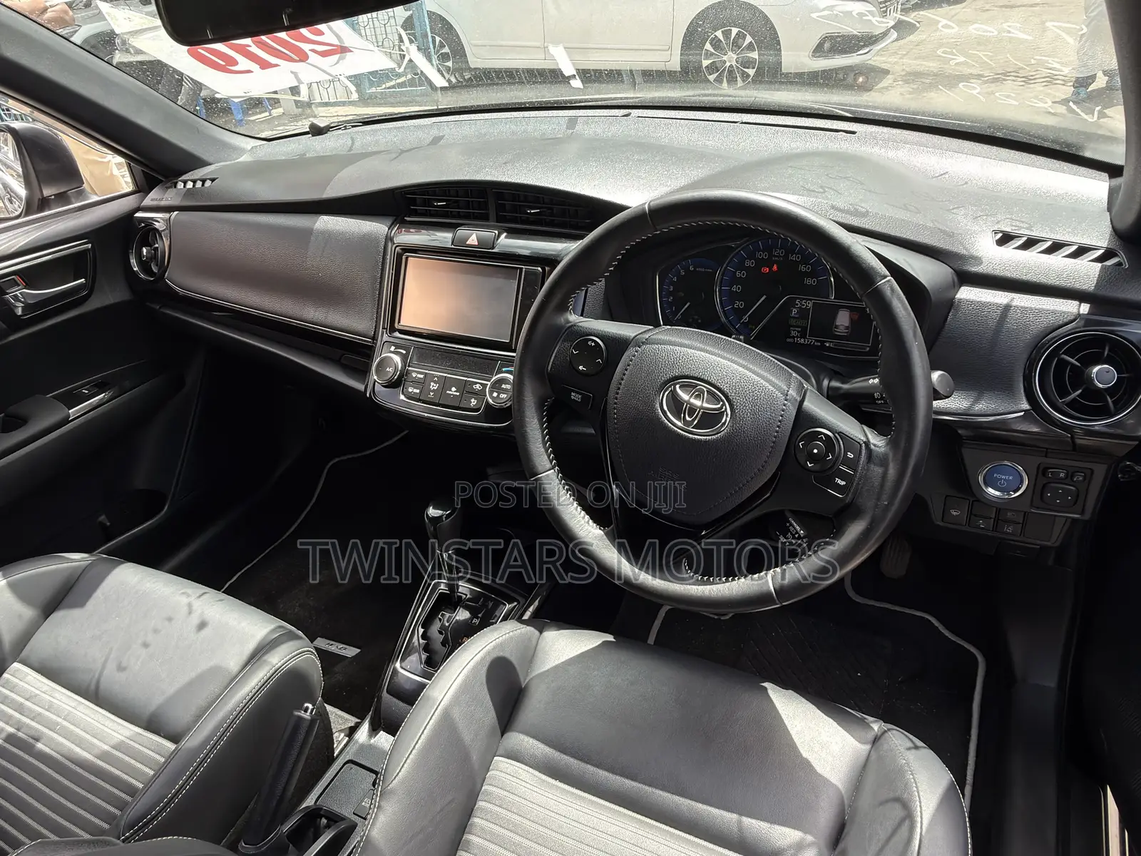 Toyota Corolla Fielder 1.5 Hybrid FWD 2019 Black