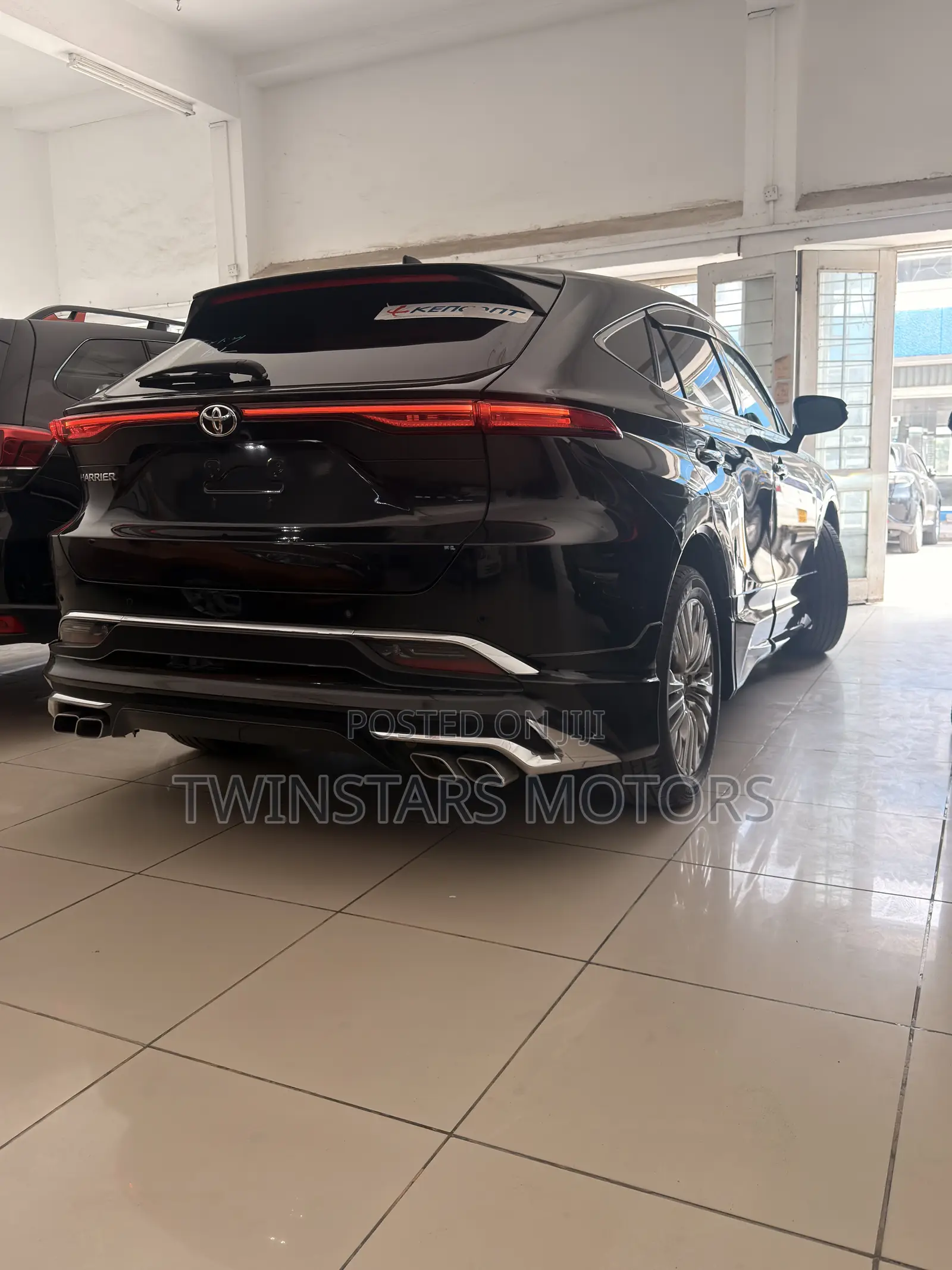 Toyota Harrier 2.0 4WD 2021 Black