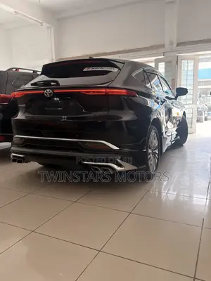 Toyota Harrier 2.0 4WD 2021 Black