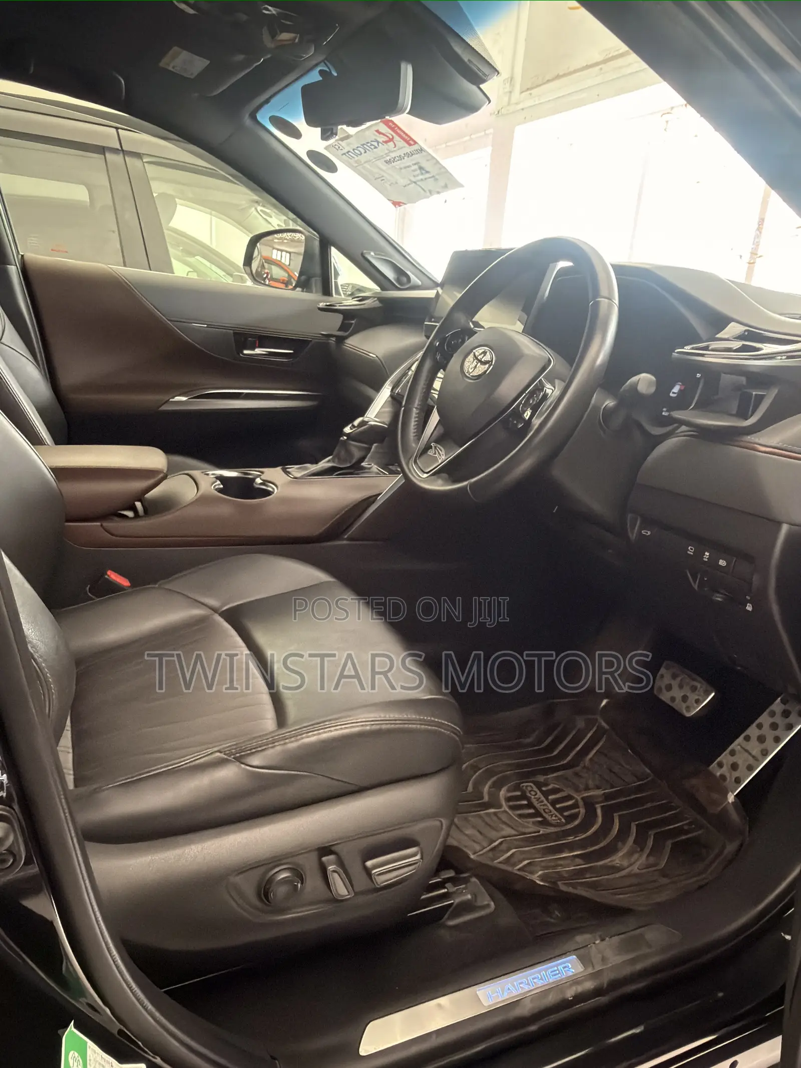 Toyota Harrier 2.0 4WD 2021 Black