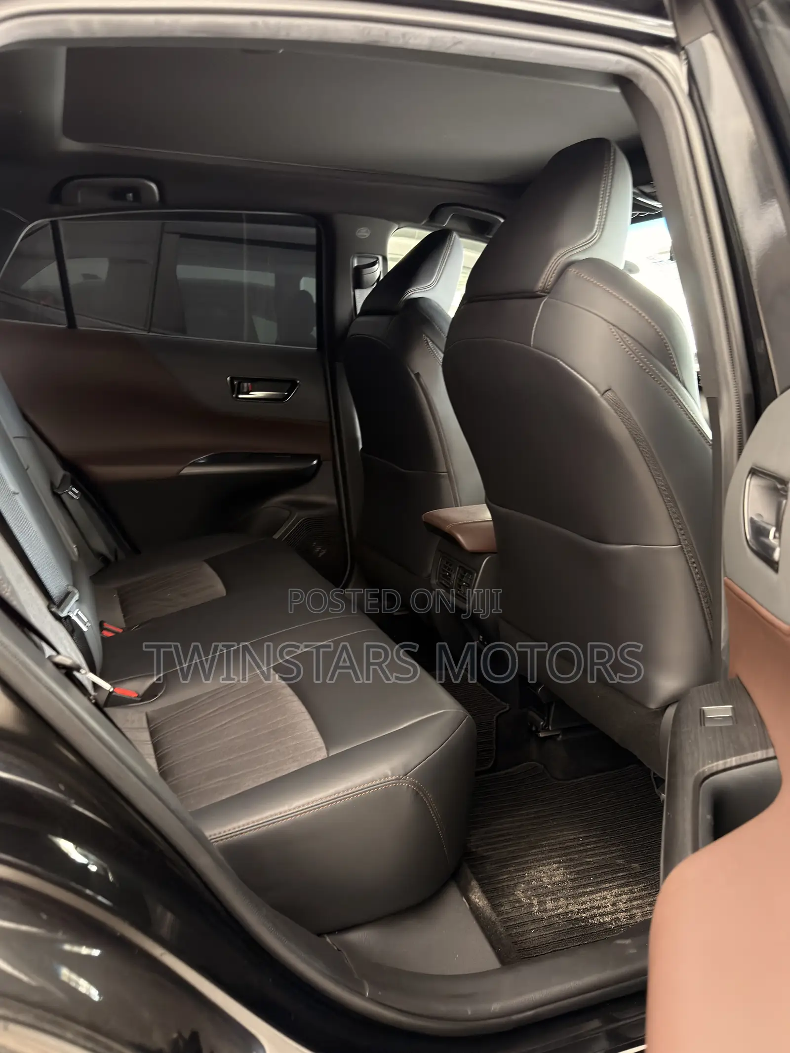 Toyota Harrier 2.0 4WD 2021 Black