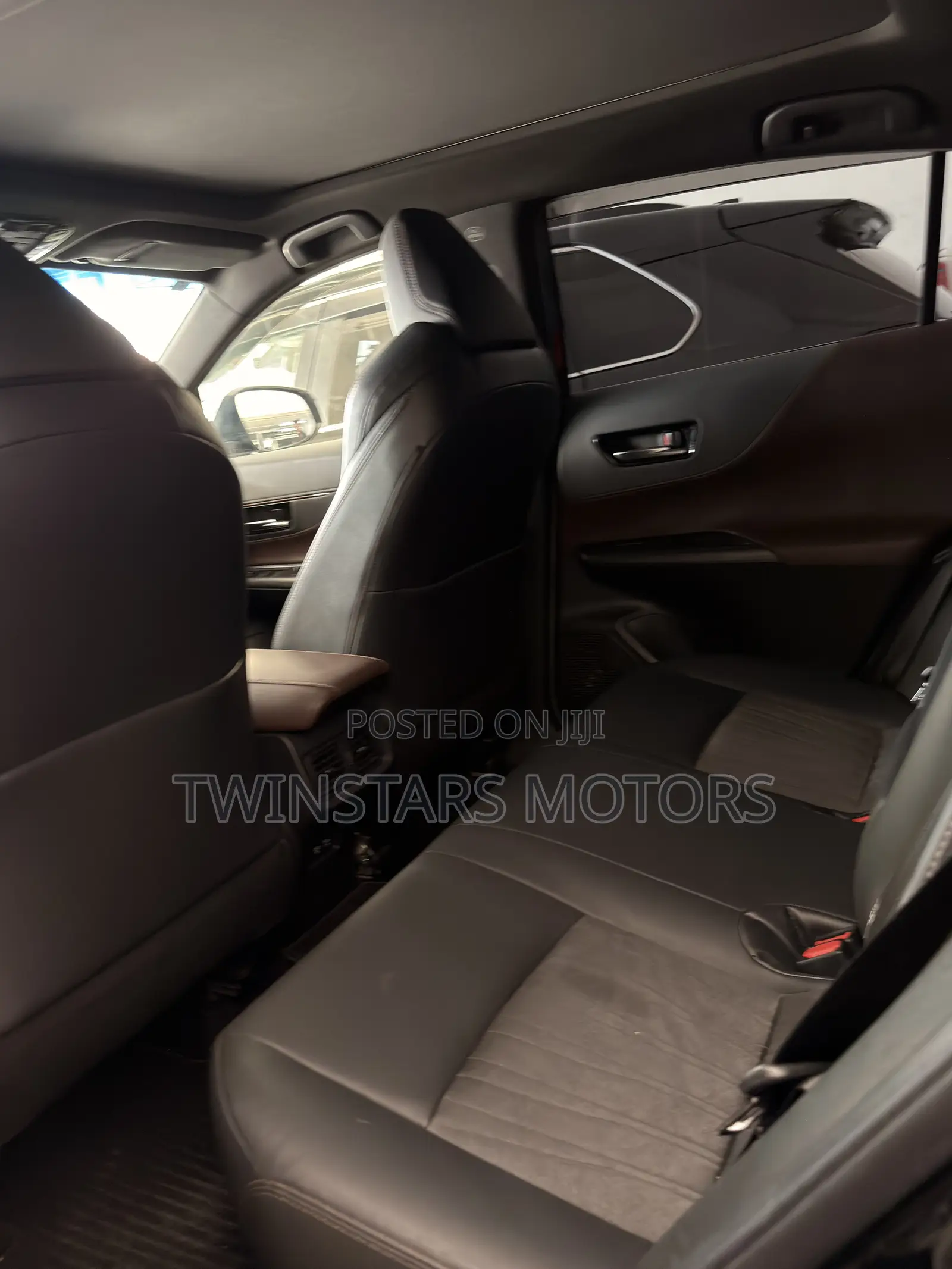 Toyota Harrier 2.0 4WD 2021 Black