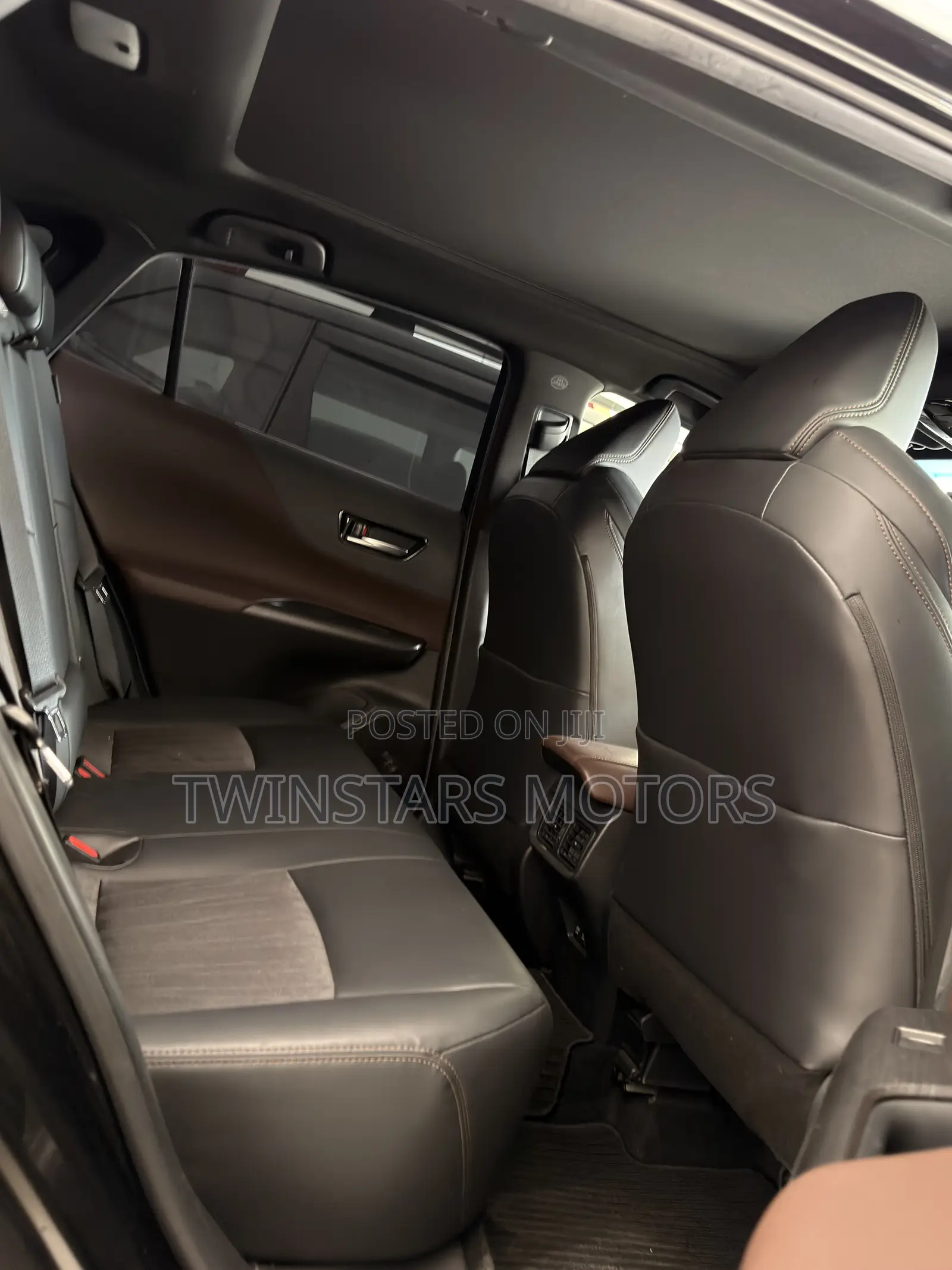 Toyota Harrier 2.0 4WD 2021 Black