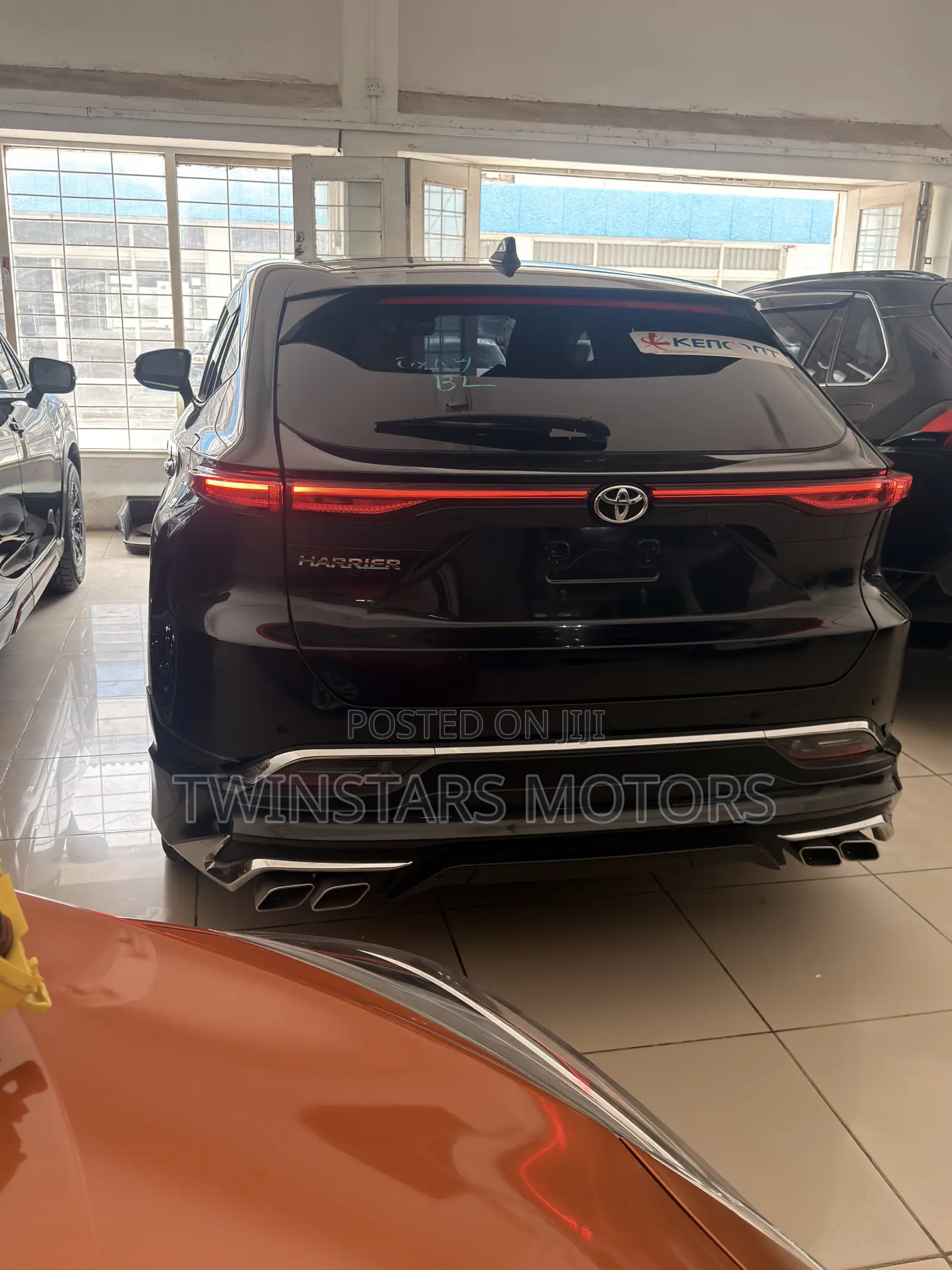 Toyota Harrier 2.0 4WD 2021 Black