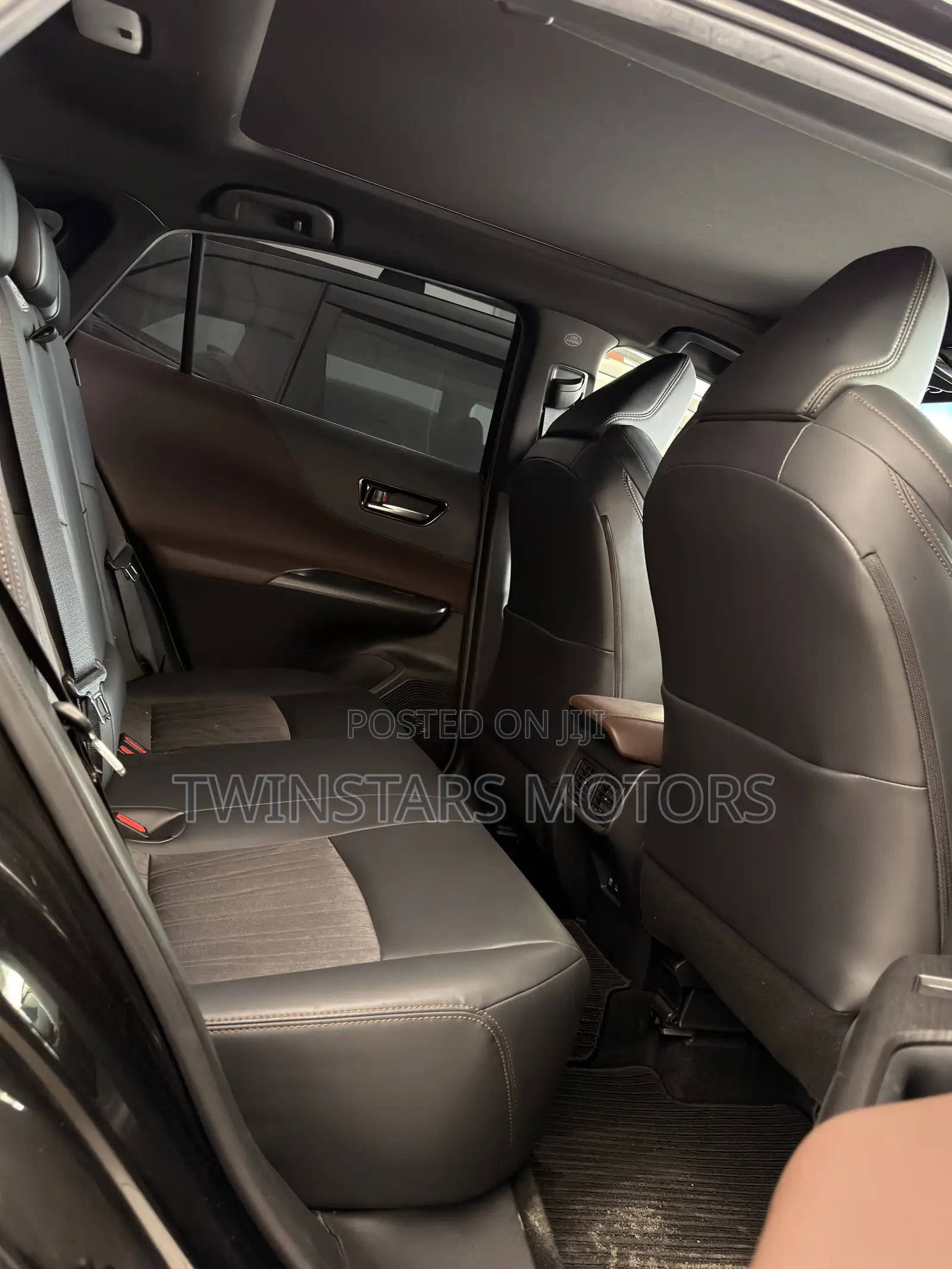 Toyota Harrier 2.0 4WD 2021 Black