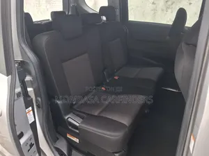 Toyota Sienta 2019 Silver