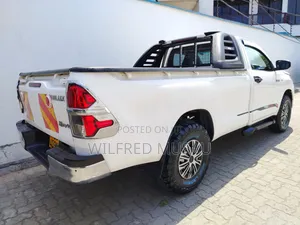 Toyota Hilux 2018 White