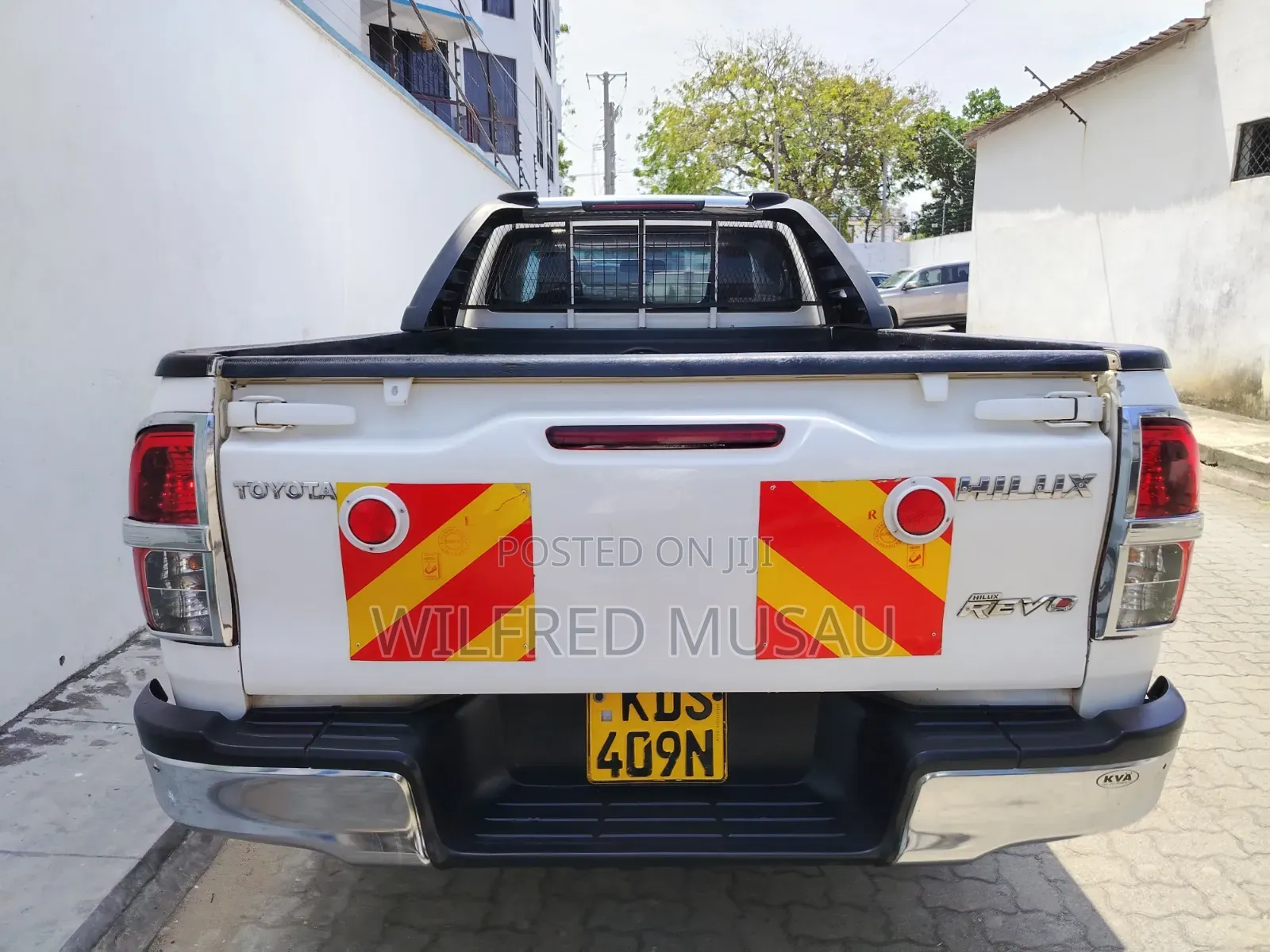 Toyota Hilux 2018 White