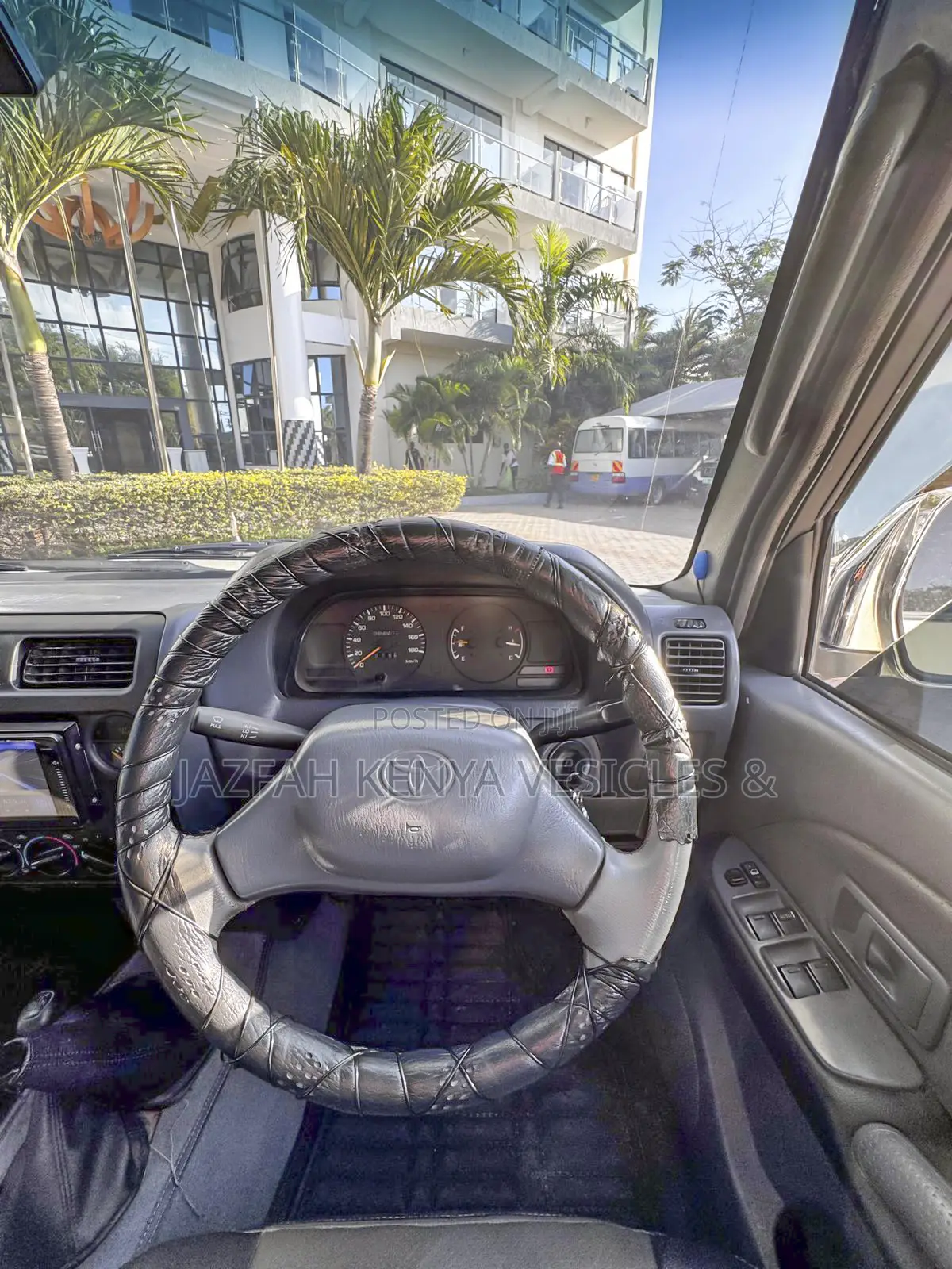 Toyota Land Cruiser Prado 2.7 16V 5dr 1998 Beige