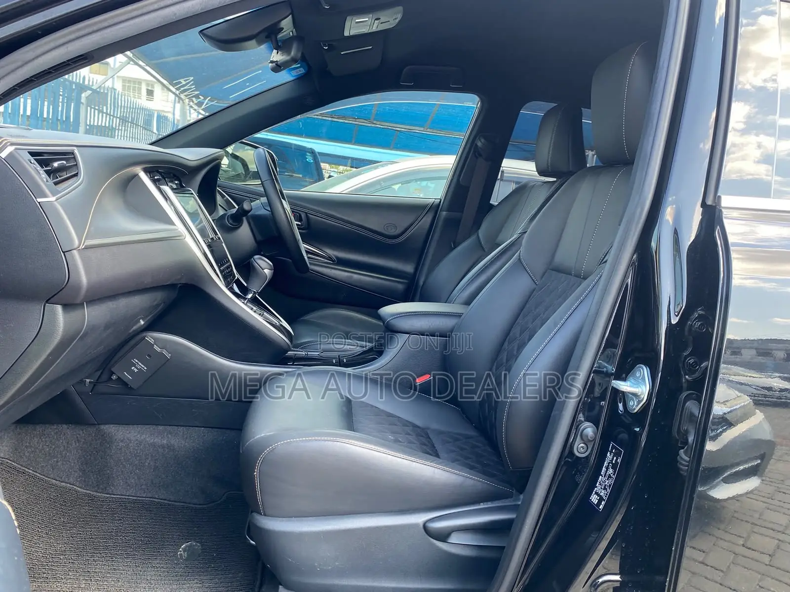 Toyota Harrier 2.0 2019 Black