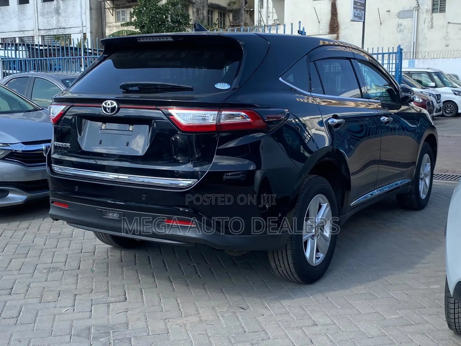 Toyota Harrier 2.0 2019 Black