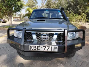 Nissan Patrol 2008 Gold