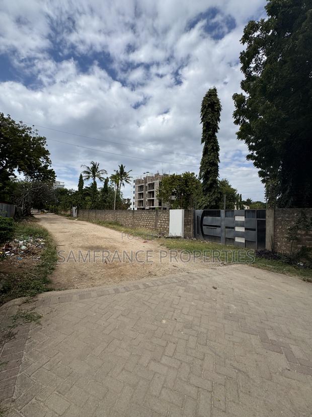 Prime One Acre Plot Mamba Area Nyali - thumbnail 2