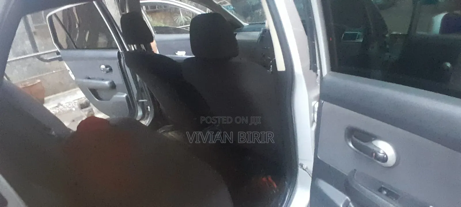 Nissan Tiida 2012 Silver
