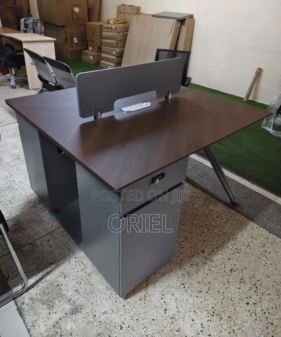 Office Workstation : 2-Seater Executive Working Workstation