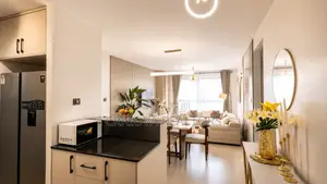 3bdrm Apartment in Gateway Mall Area for sale