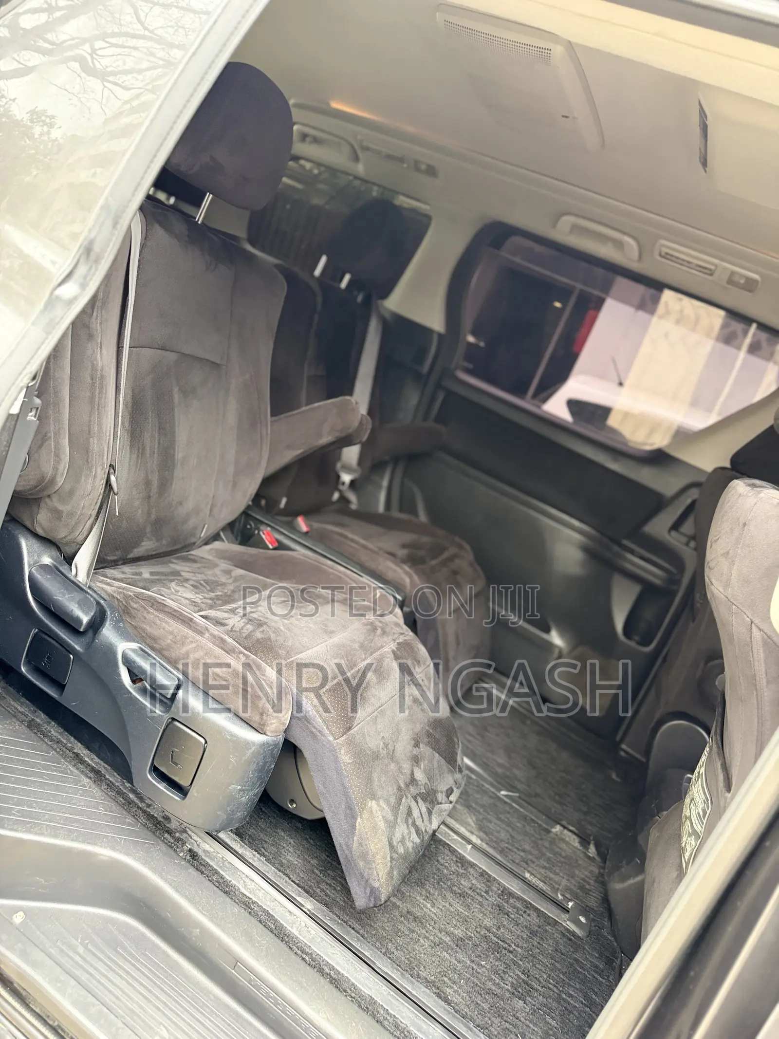 Toyota Vellfire 2010 Gray