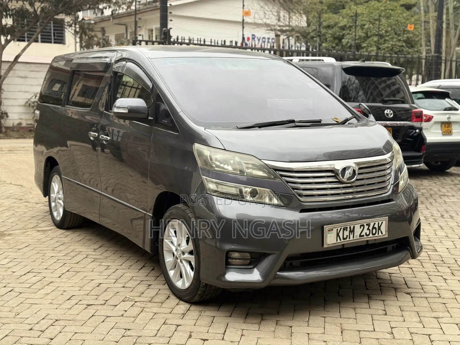 Toyota Vellfire 2010 Gray
