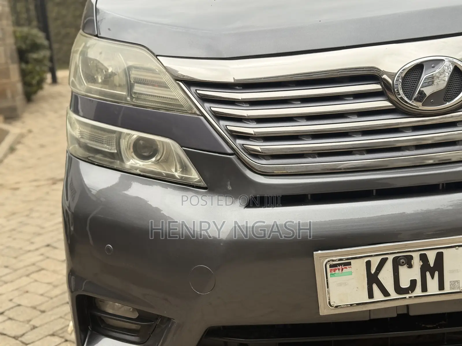 Toyota Vellfire 2010 Gray