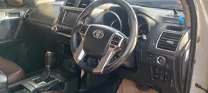Toyota Land Cruiser Prado 2016 White